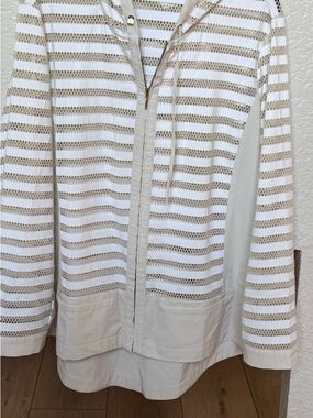 Chicos Zenergy Lightweight Hooded Zip-Up with Beige Stripe Detail